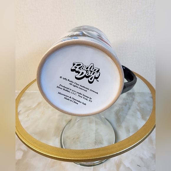 Marilyn Monroe Black and White Mug - Picture 2 of 2